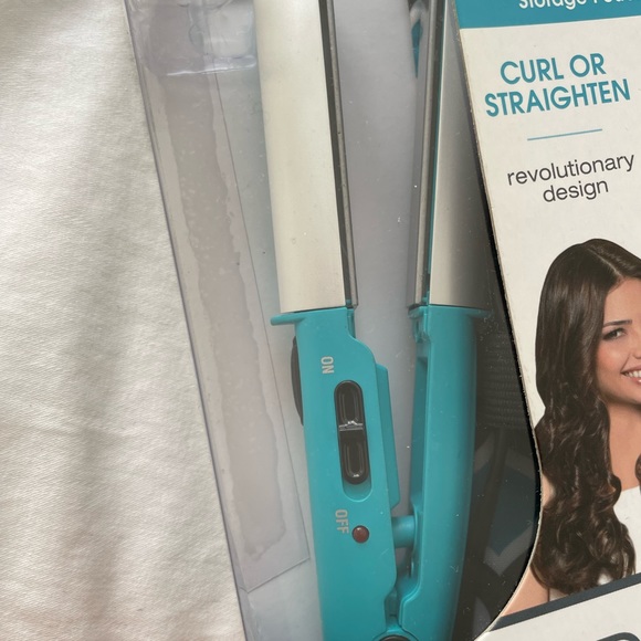 Conair Mini Pro 2 in 1 Ceramic Styler - Picture 2 of 8